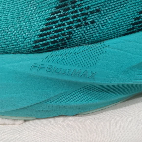 ASICS Novablast 5 Men's Size 12 Excellent Condition - Picture 10 of 14